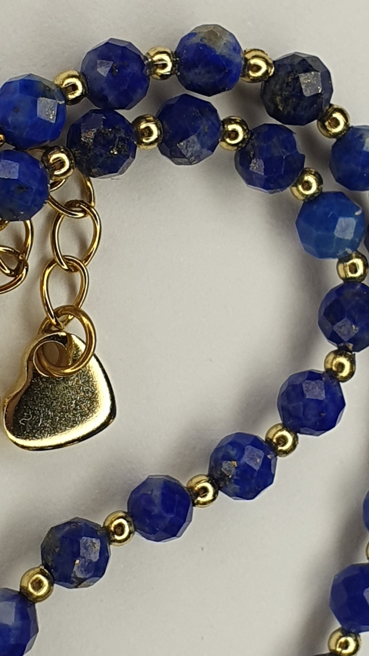 Fasetowane kamienie lapisu lazuli 4 mm w bransoletce R&S Éclat